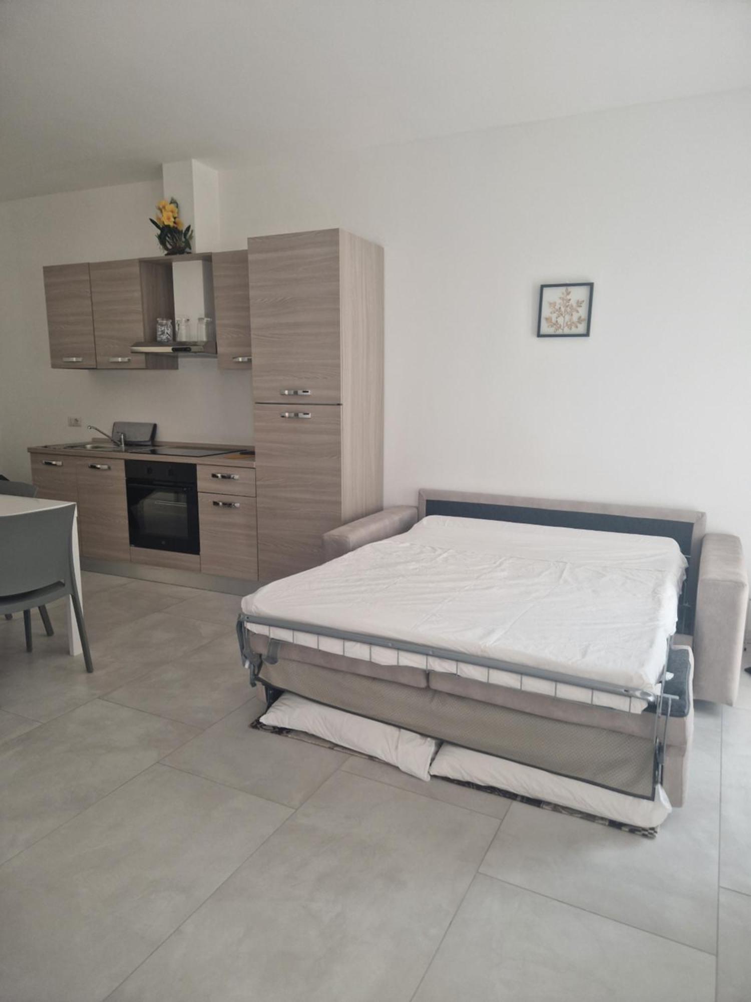 Enissa Apartment Cislago Екстериор снимка