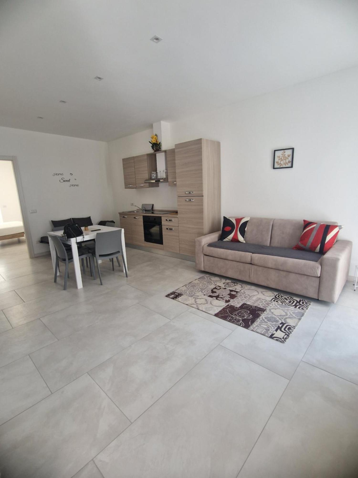 Enissa Apartment Cislago Екстериор снимка